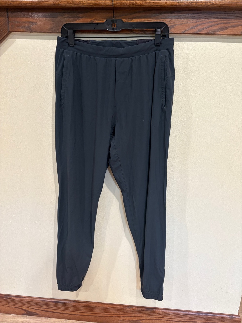 lululemon athletica Women’s Dark Grey Jogger Pants